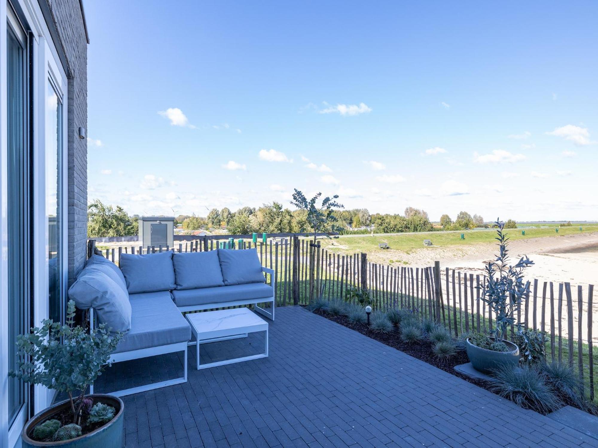 Appartement Beachfront With 2 Terraces *